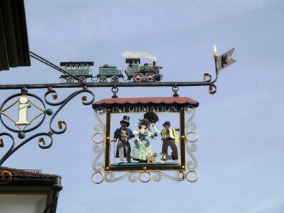 Information sympathetic main street