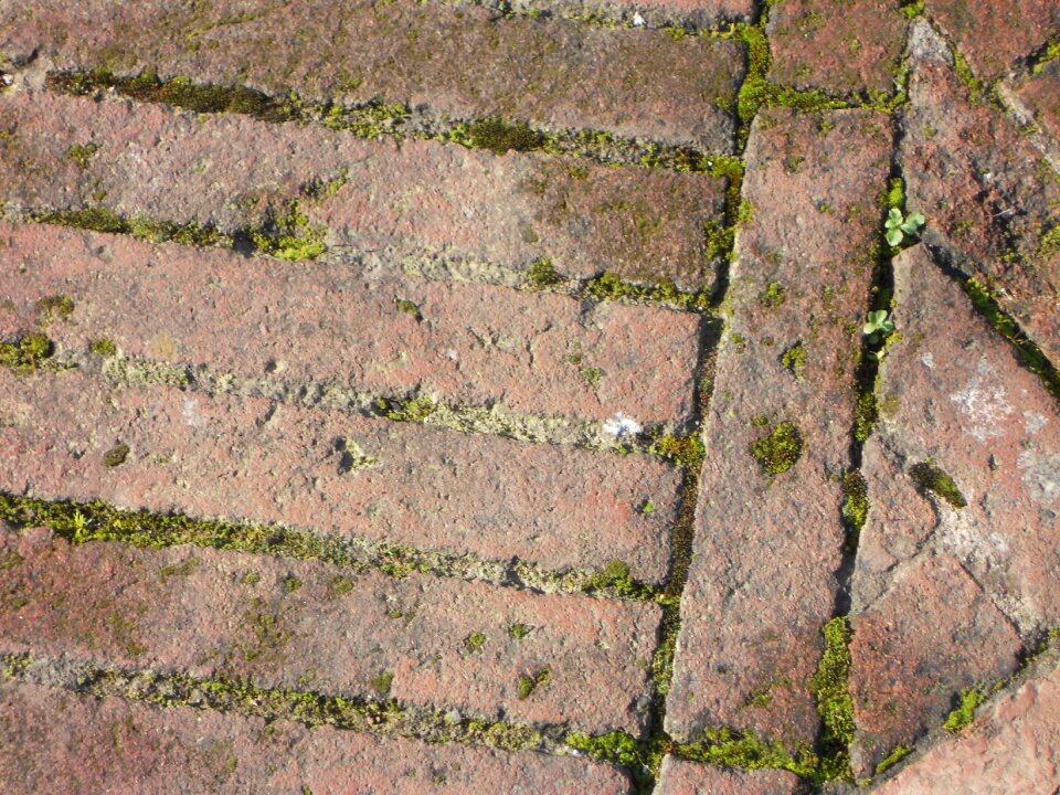 Road away structure