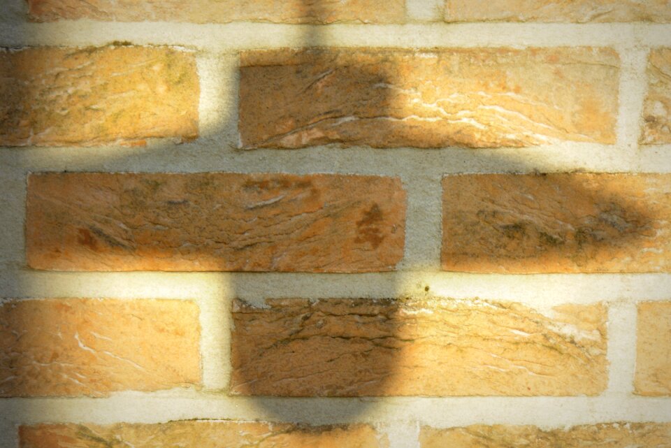 Lamp shadow wall