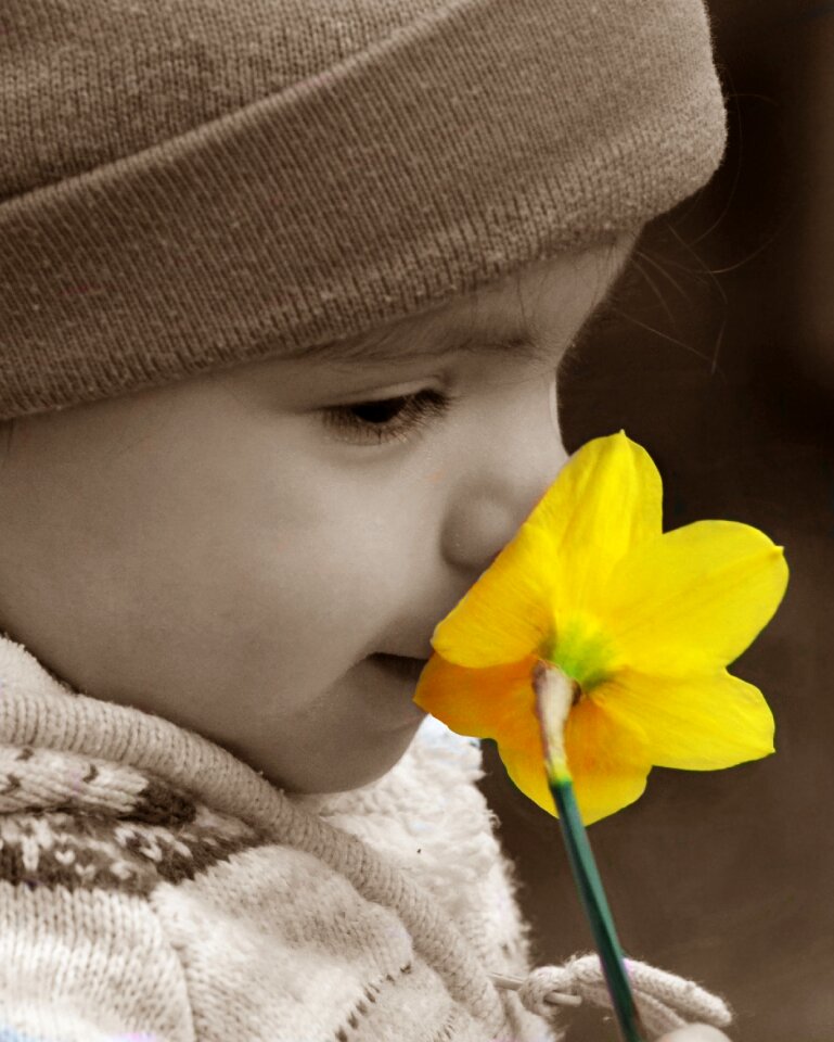 Child girl flower