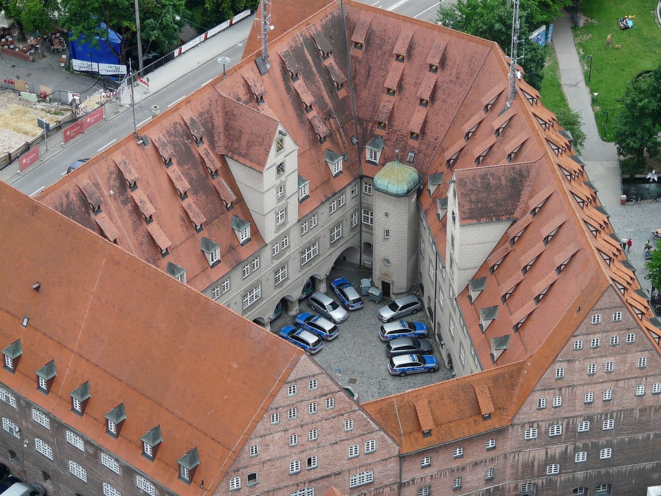 Architecture courtyard service building
