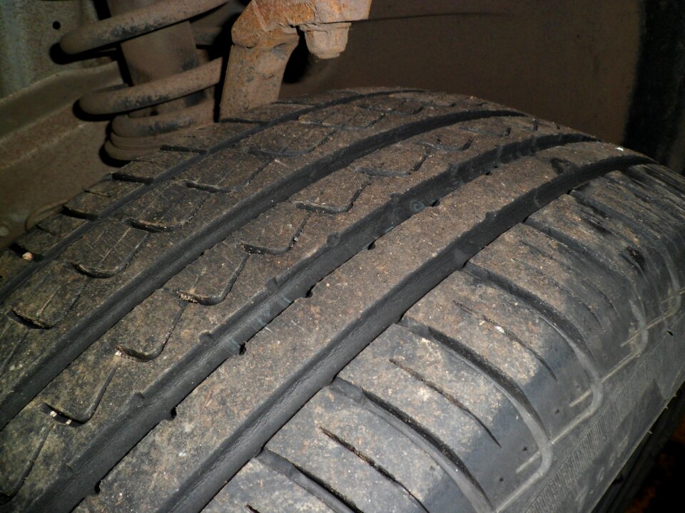 Automobile transport tyres