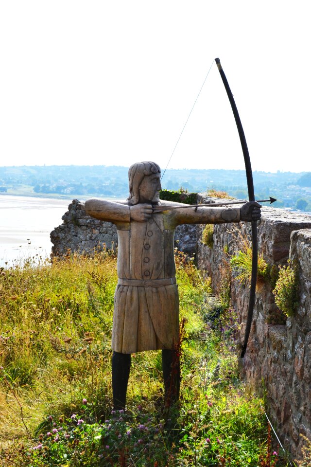 Sculpture armour mont orgueil castle