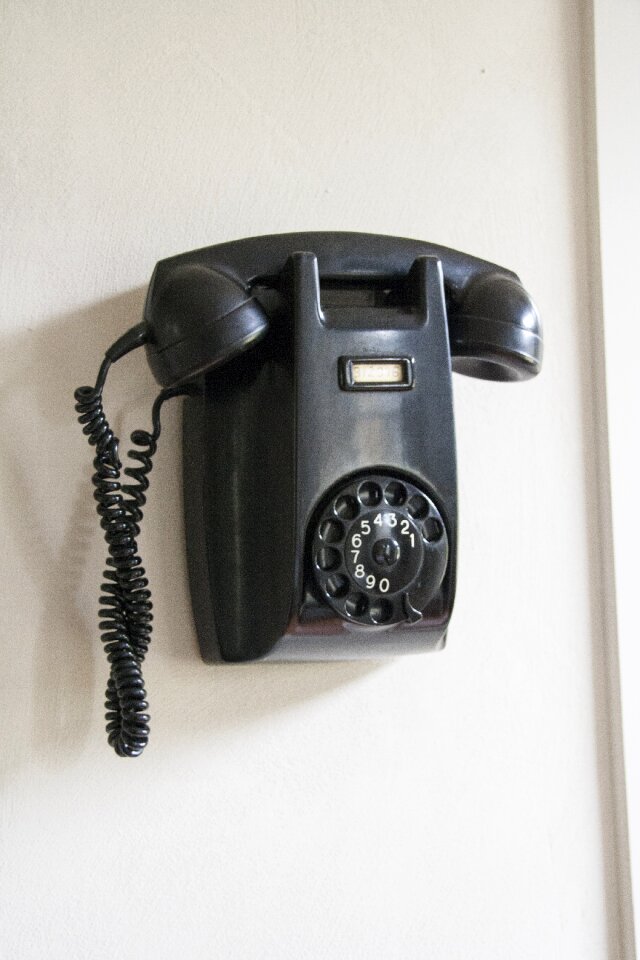 Telephone antique black