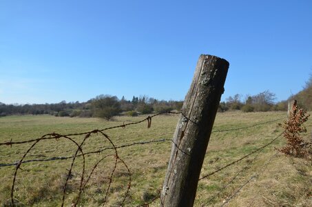 Rust barbed wire coupling photo