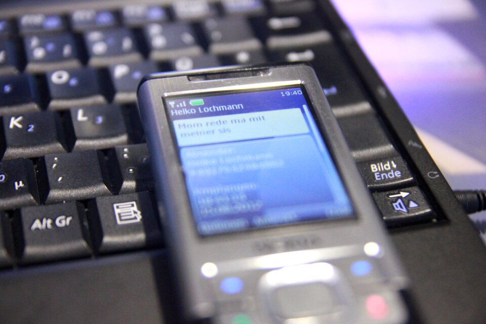 Mobile phone keyboard sms