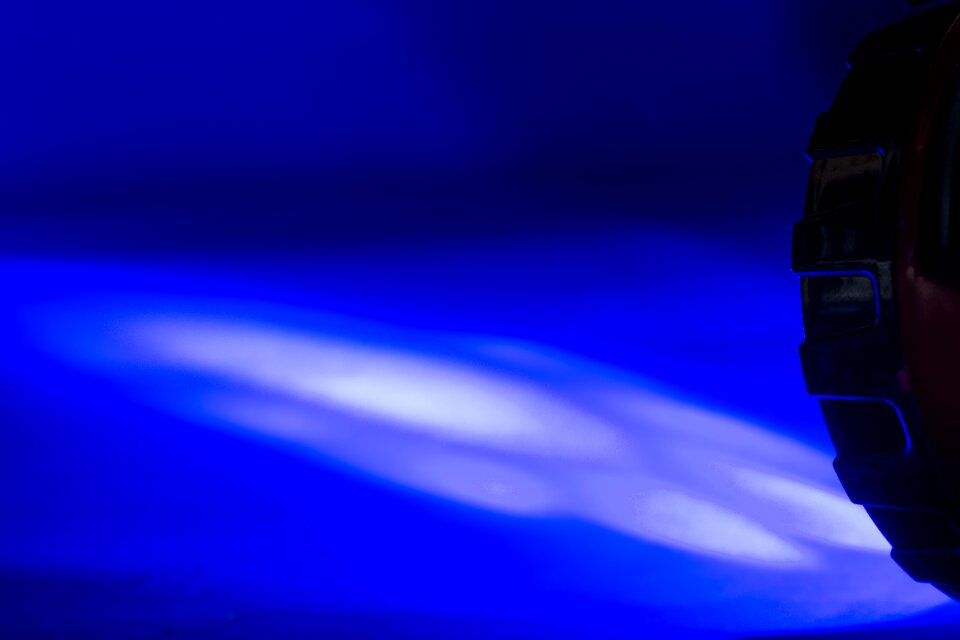 Glow light flashlight