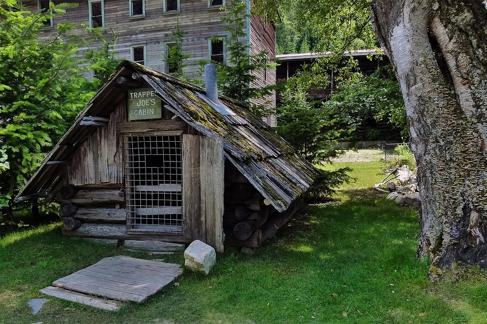 Building trapper joe ghost town