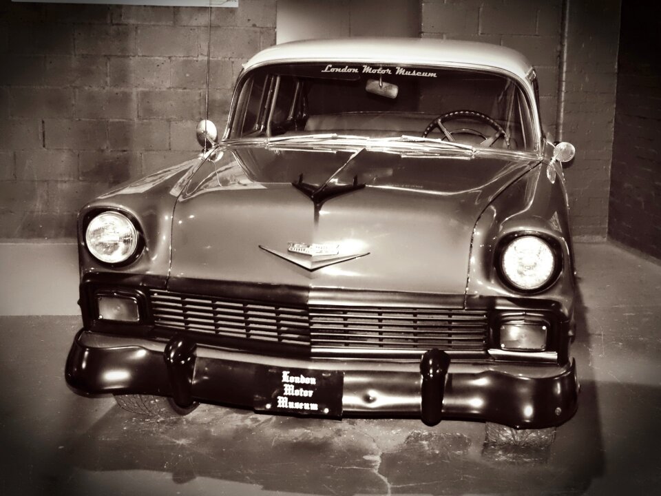 Classic motor vehicle