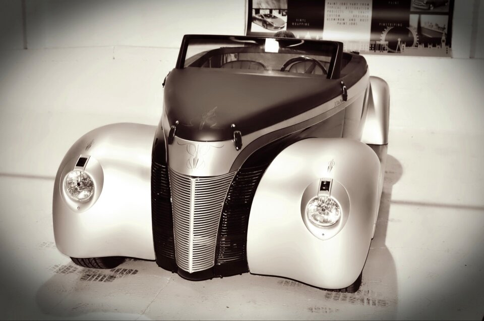 Classic motor vehicle