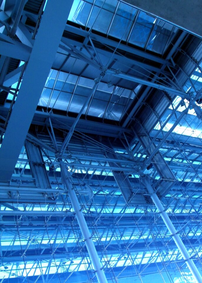 Metal poles architecture