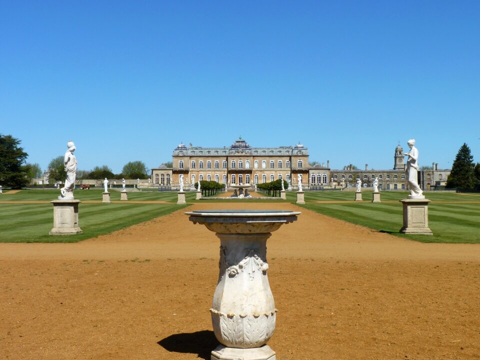English heritage property lawns