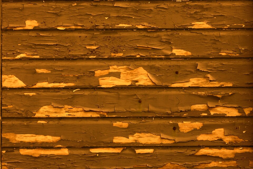 Flaking old distressed