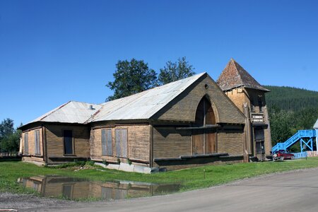 Building church dilapidated