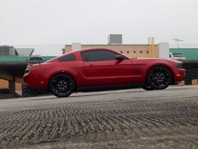 V8 car transportation
