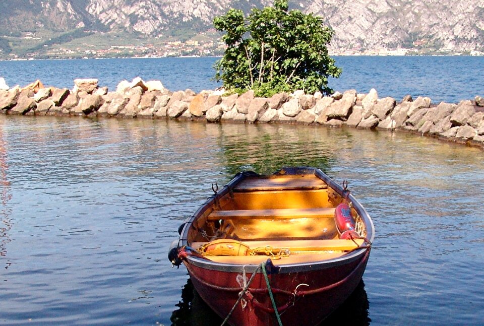 Rowing boat idyll lake
