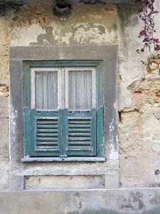Decay charm vintage