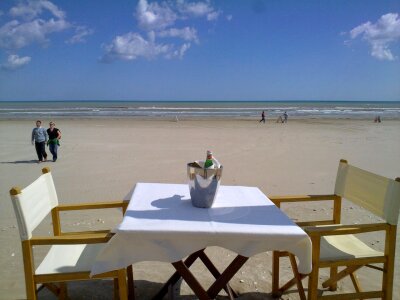 Sun holiday table
