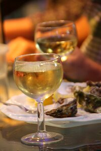 Wine glasses eat restaurant