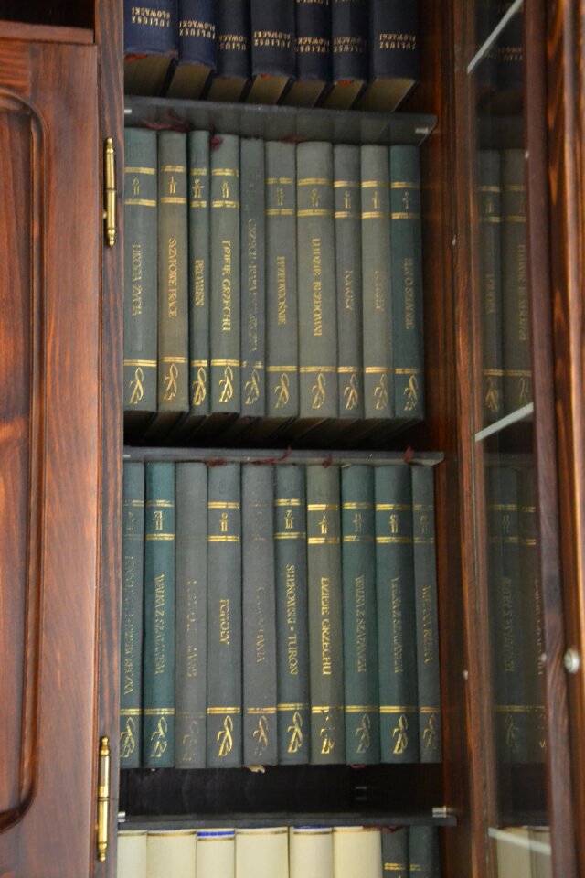 Education knowledge library