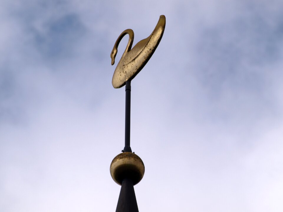 Figure metal gold