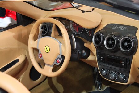 Ferrari cockpit auto