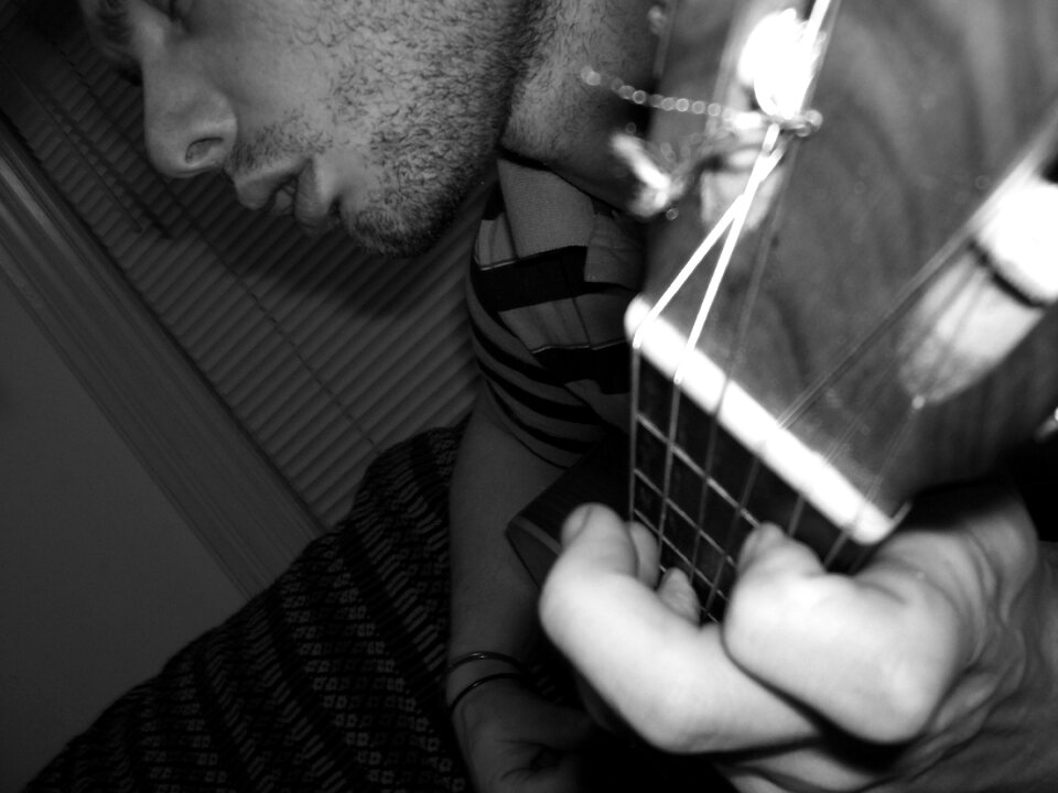 Acoustic classic strings