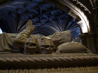 Mosteiro dos jerónimos sarcophagus unesco world heritage photo