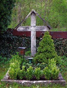 Cemetery tomb faith