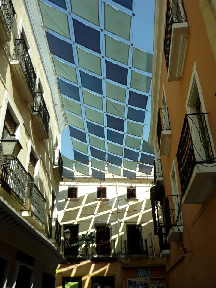 Geometry cover tarps