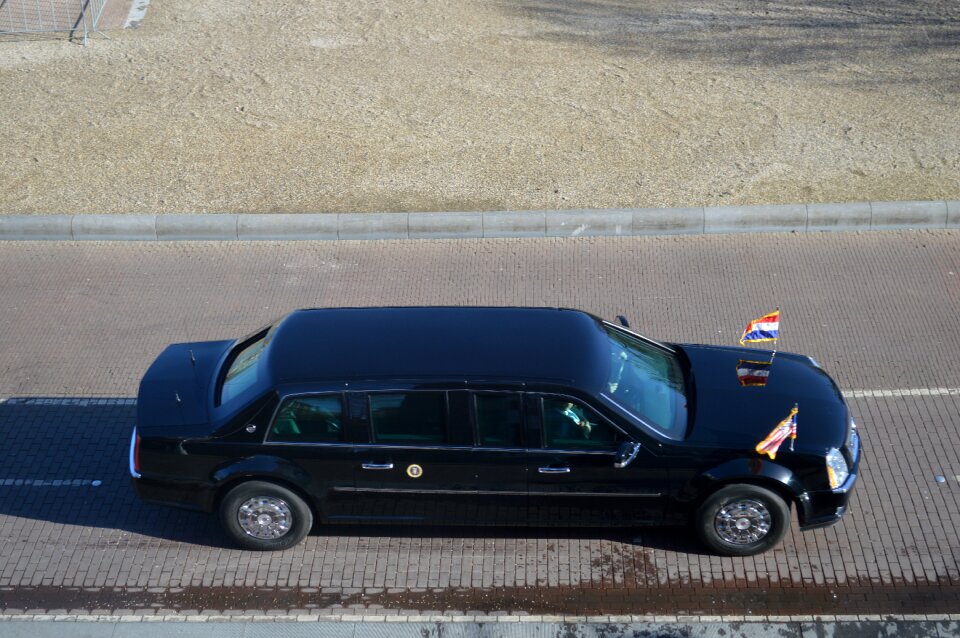 Car luxury president obama
