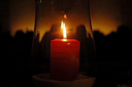 Wax candle red advent