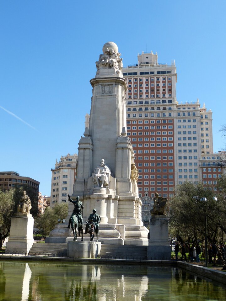 Space statue cervantes