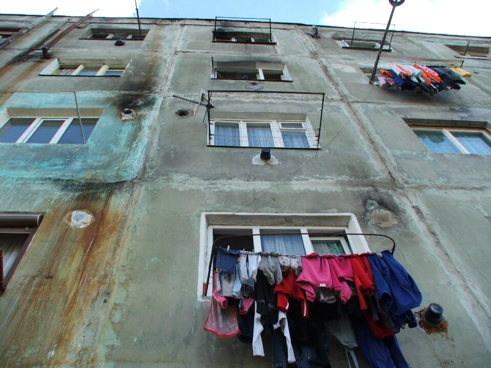 Laundry clothesline old