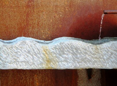 Stone metal rust