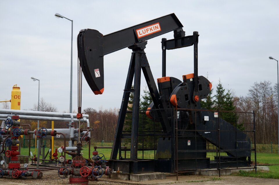 Mine oil extraction