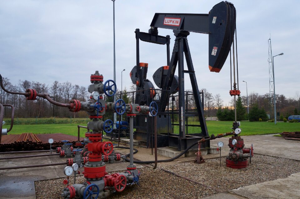 Mine oil extraction