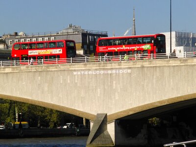 Bridge british red buses