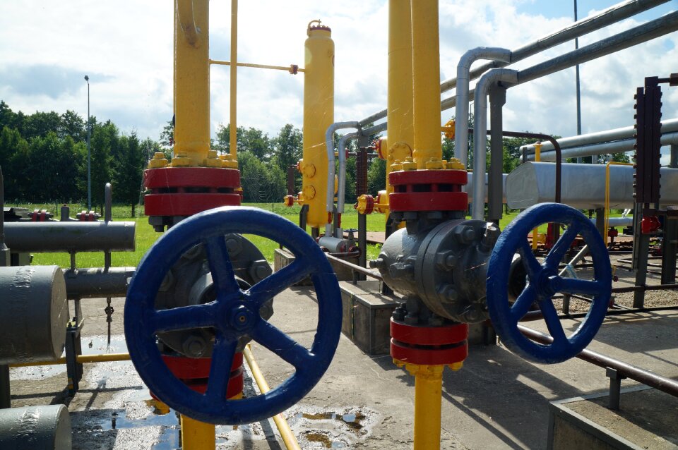 Mine oil natural gas