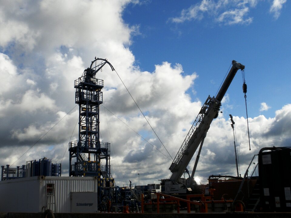 Fracturing shale gas natural gas