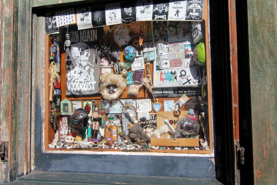 Store window hoodoo store