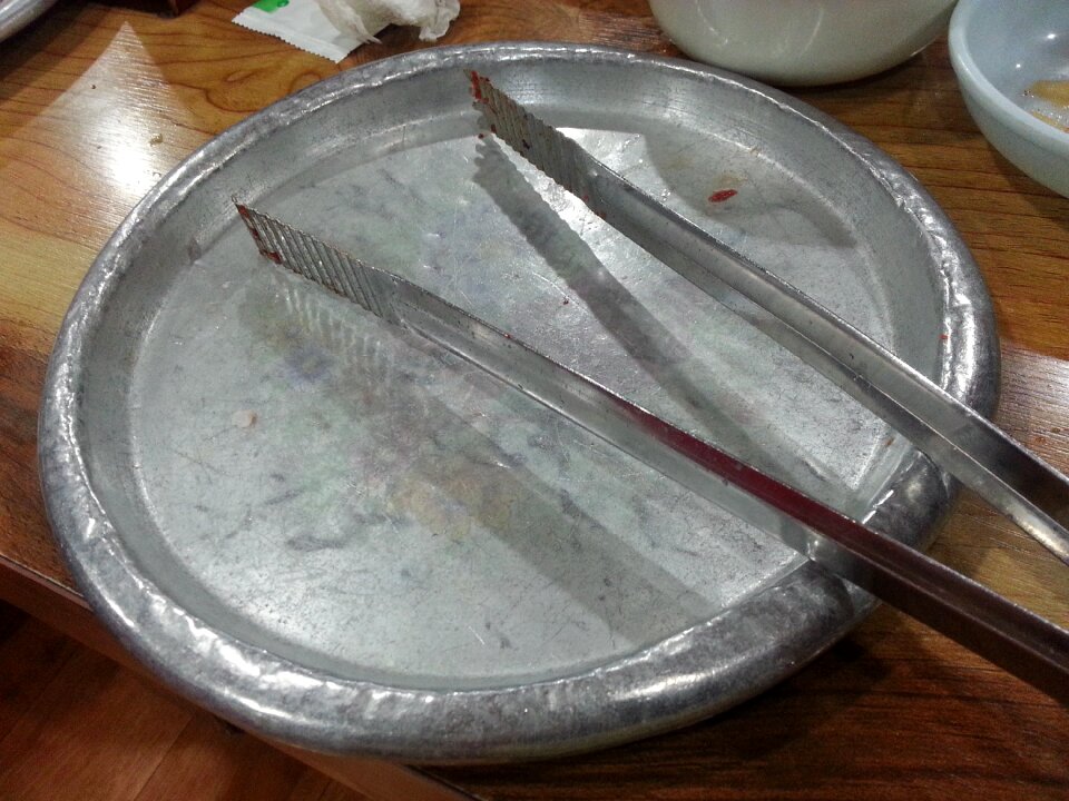 Tray plate container
