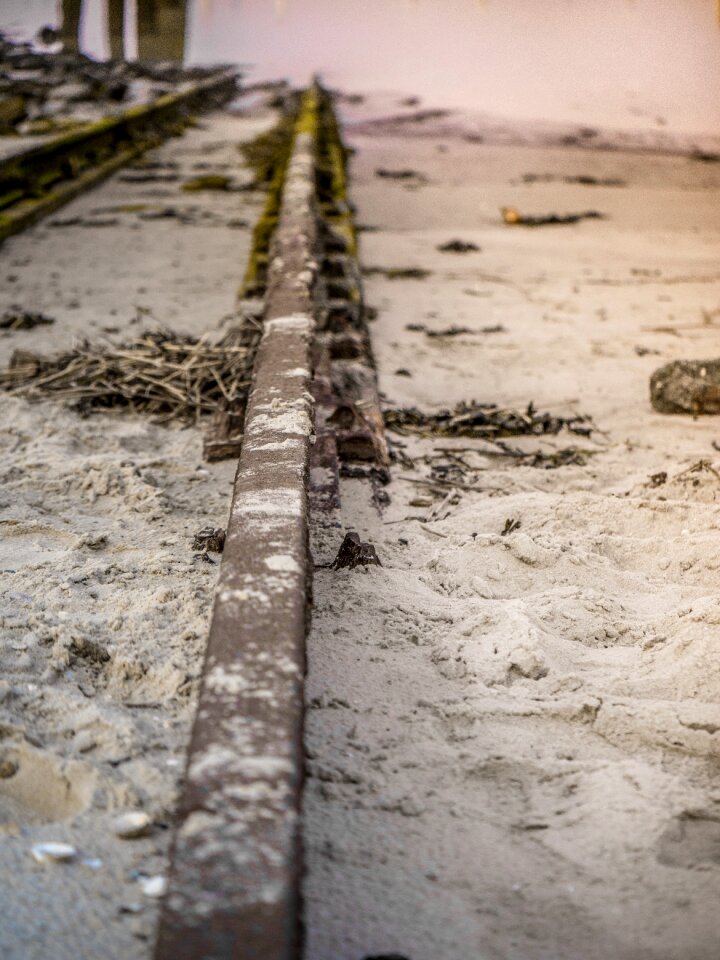Rails railway sand
