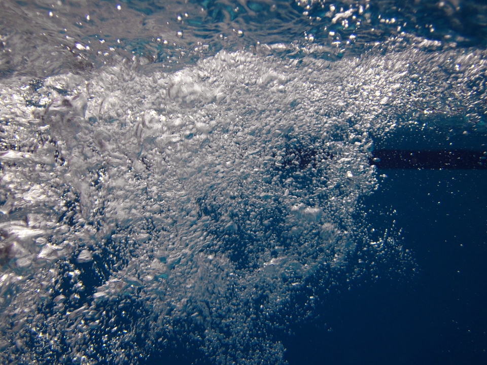 Underwater water wet