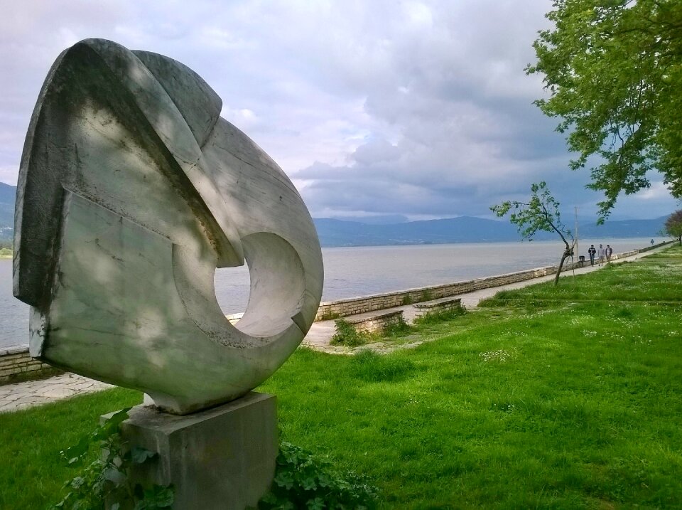 Sculpture grass lawn