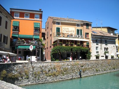 Garda houses lakeside photo