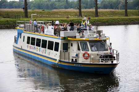 Port channel ship