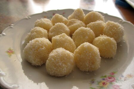 Raffaello sphere sweets