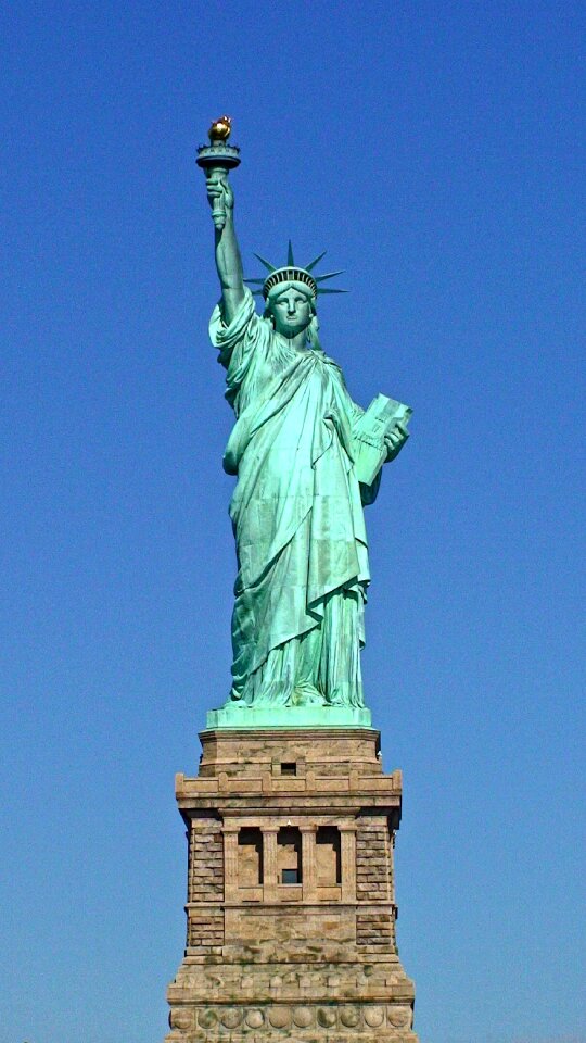 The statue of liberty new york manhattan