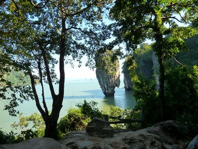 James bond rock sea